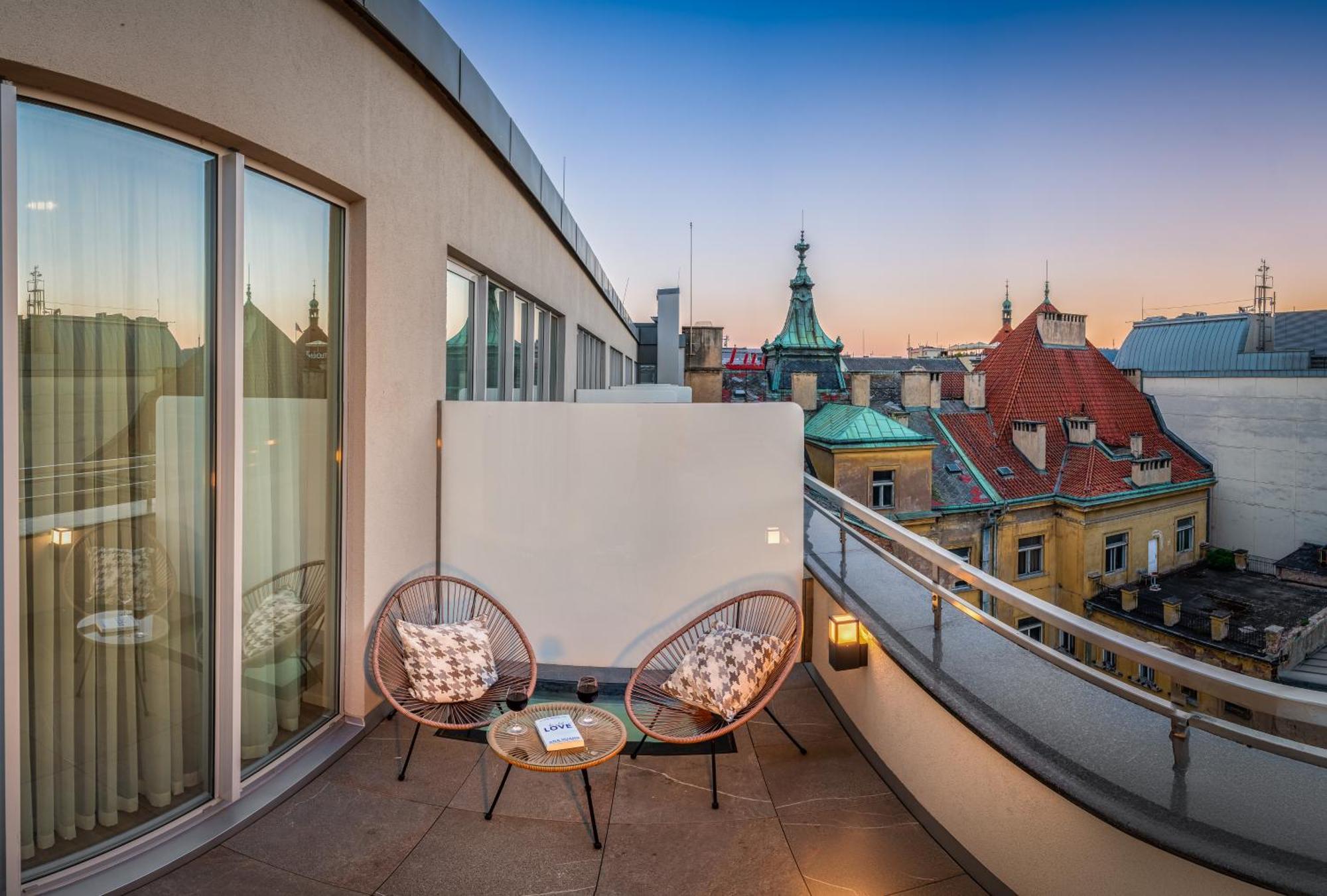 Vn17 Rooftop Suites By Adrez Prága Kültér fotó