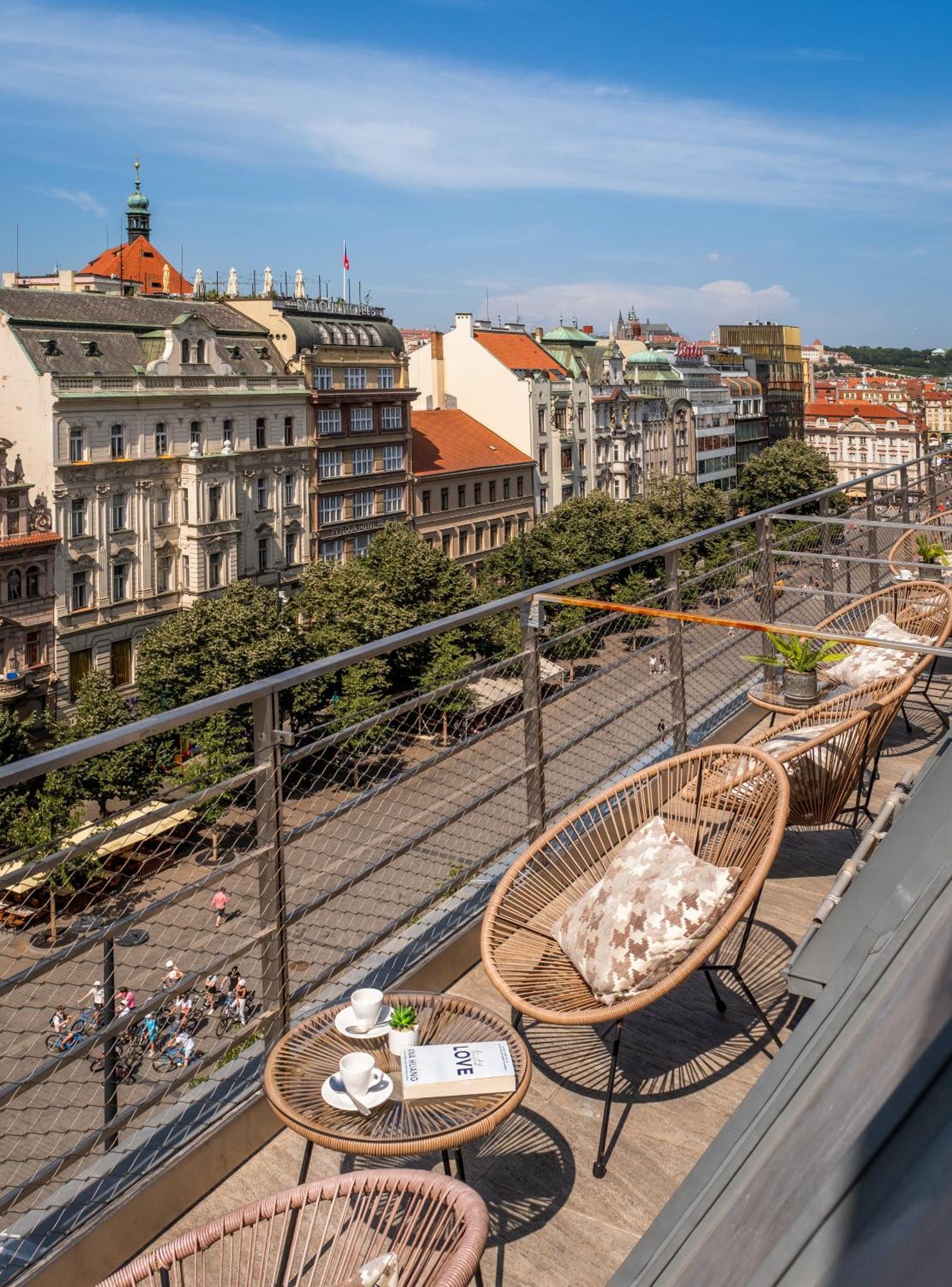 Vn17 Rooftop Suites By Adrez Prága Kültér fotó